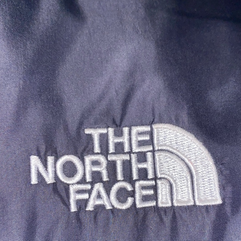 The North Face Classic Black Puffer Jacket - Picture 4 of 8